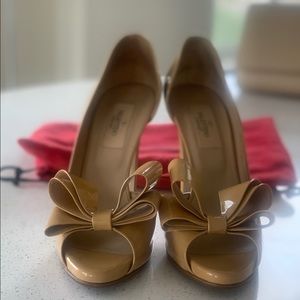Nude Valentino Bow D’Orsay Patent Pump Sz 36.5